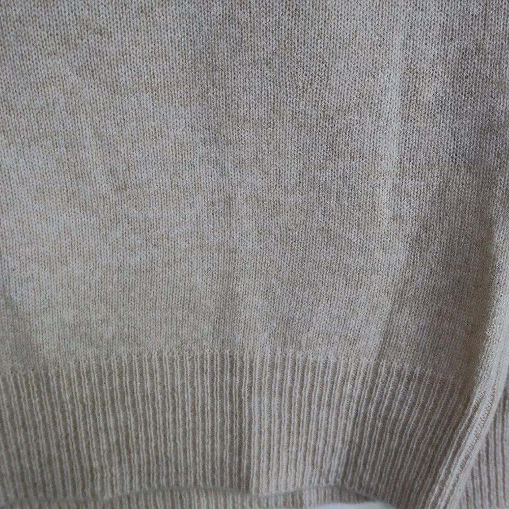 Club Room Luxury V-Neck Cashmere Sweater Small Oatmeal Soft‎ Minimalist Neutral